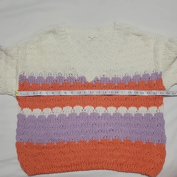 Baevely Sweater, Medium - Picture 4 of 10